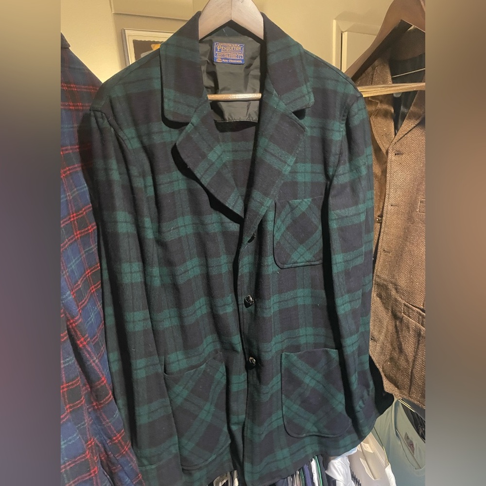 FINAL MARKDOWN—VINTAGE Pendleton wool jacket, Size L
Classic style on a budget